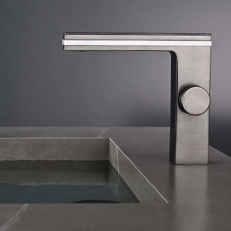 Ecovare™ LED Faucet – Temperature-Sensitive Light